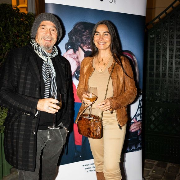 Elle a finalement été séduite par les lieux, notamment par leur histoire et leurs "bonnes vibrations".

Florent Pagny et sa femme Azucena Caamaño - Défilé Nathalie Blanc x Livy studio à l'hôtel Le Marois à Paris, le 26 septembre 2025.
© Anne-Sophie Guebey / Julien Sarkissian / Bestimage