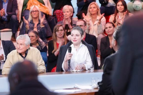 Exclusif -  Claude Lelouch, Emilie Dequenne sur le plateau de l'émisson "C à vous" lors du 77ème Festival International du Film de Cannes le 15 mai 2024