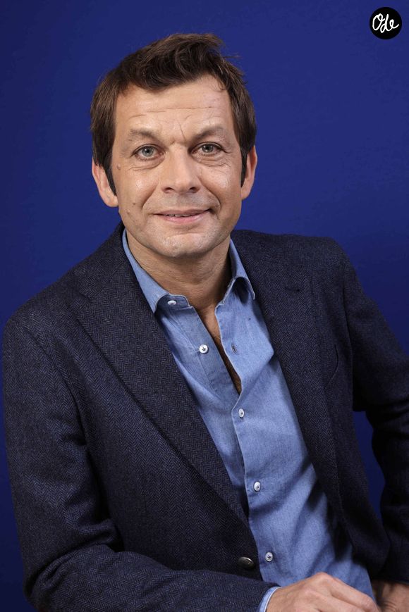 Lors de son passage dans le podcast de Laurent Mariotte, Amélie Nothombe a expliqué qu'elle allait au restaurant plusieurs fois par semaine

Laurent Mariotte posant lors d'une séance photo à Paris, en France, en novembre 2017. Photo : VIM/ABACAPRESS.COM
