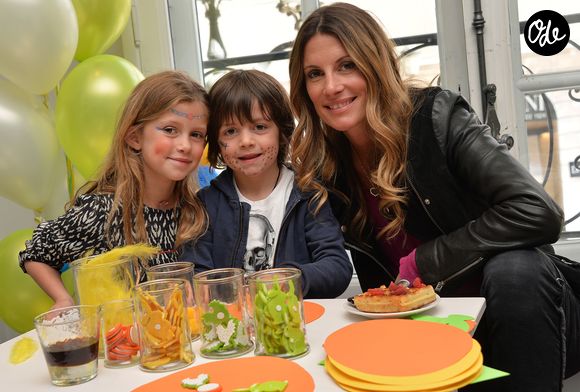 Elle a évoqué un compagnon doux, fidèle et toujours présent à ses côtés.

Sophie Thalmann et ses enfants Charlie et Mika lors d'un goûter de Pâques " Tout Chocolat " à l'Hôtel de Vendôme à Paris le 9 avril 2014. © Veeren / Bestimage