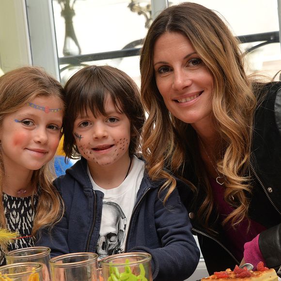 Elle a évoqué un compagnon doux, fidèle et toujours présent à ses côtés.

Sophie Thalmann et ses enfants Charlie et Mika lors d'un goûter de Pâques " Tout Chocolat " à l'Hôtel de Vendôme à Paris le 9 avril 2014. © Veeren / Bestimage