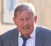 Il se fait d'ordinaire si discret... 

Guy Roux arrivant aux obsèques de François Patriat, ancien ministre, en la collégiale de Semur-en-Auxois. © Dominique Jacovides / Bestimage
