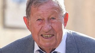 Rare sortie publique pour Guy Roux à 87 ans pour accompagner un ami dans son dernier voyage