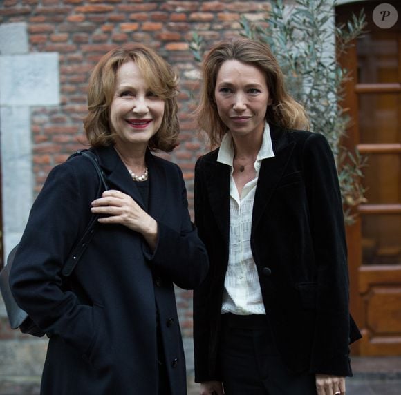 Mardi 8, c'est avec surprise que nous apprenions que Nathalie Baye a eu un souci de santé. 

Exclusif -Nathalie Baye et sa fille Laura Smet lors du 30ème Festival International du Film Francophone à Namur avec le film d'ouverture "Préjudice" en Belgique.
ALAIN ROLLAND/ IMAGEBUZZ/ BESTIMAGE