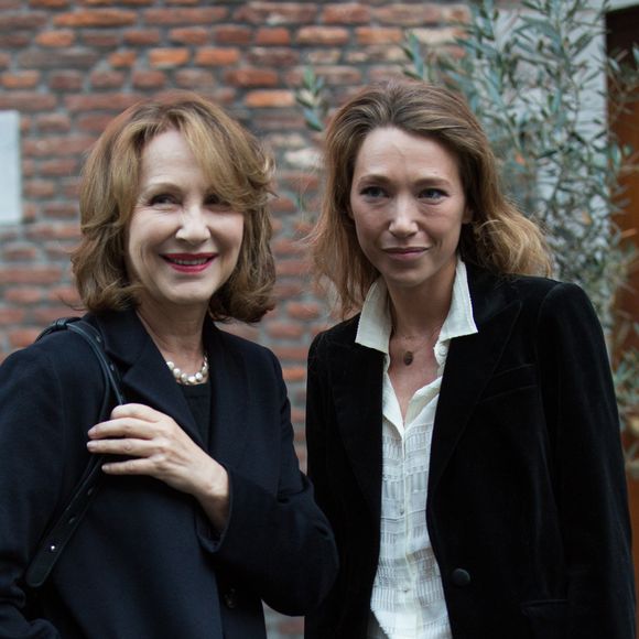 Mardi 8, c'est avec surprise que nous apprenions que Nathalie Baye a eu un souci de santé. 

Exclusif -Nathalie Baye et sa fille Laura Smet lors du 30ème Festival International du Film Francophone à Namur avec le film d'ouverture "Préjudice" en Belgique.
ALAIN ROLLAND/ IMAGEBUZZ/ BESTIMAGE