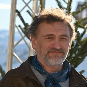 Jean-Paul Rouve posant pour le photocall de 'God save the Tuche' pendant le 28ème Festival du Film de Comédie à L'Alpe d'Huez, France, le 14 janvier 2025. Photo par Mireille Ampilhac/ABACAPRESS.COM