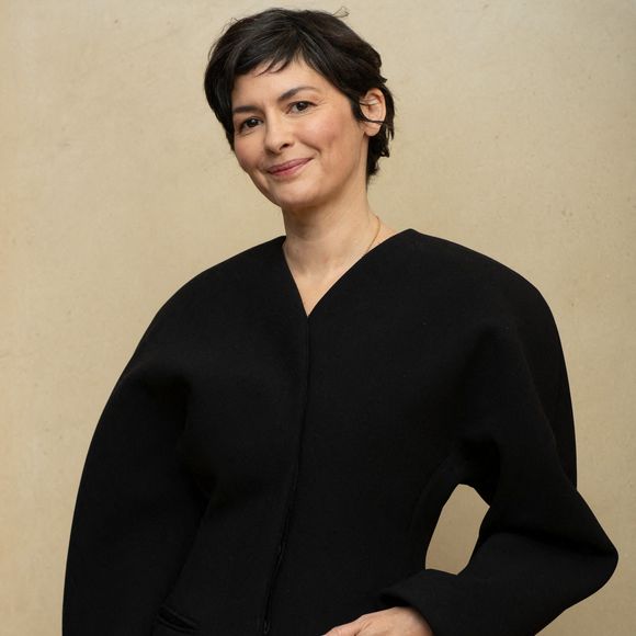 Audrey Tautou ne veut avoir aucun regret. Elle sait ces premières années auprès d'un enfant précieuses et elle reviendra sur le devant de la scène quand elle le voudra !

Audrey Tautou assiste au défilé Jacquemus Homme Automne-Hiver 2025/2026 dans le cadre de la Fashion Week de Paris, à Paris, en France, le 26 janvier 2025. Photo : Aurore Marechal/Abaca