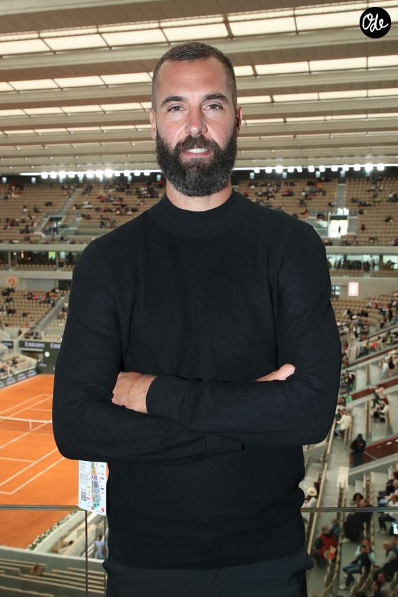 Cette transformation physique a eu un véritable impact sur le quotidien du sportif, qui ne cache pas son immense soulagement. 

Exclusif - Benoît Paire - Plateau de France Télévision durant l’Hommage à Rafael Nadal et à ses 14 victoires sur la terre battue de Roland Garros lors des Internationaux de France de Tennis de Roland Garros 2025 - Jour 01 à Paris le 25 Mai 2025. 

© Bertrand Rindoff / Bestimage