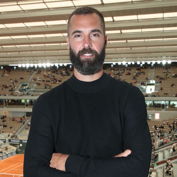 Cette transformation physique a eu un véritable impact sur le quotidien du sportif, qui ne cache pas son immense soulagement. 

Exclusif - Benoît Paire - Plateau de France Télévision durant l’Hommage à Rafael Nadal et à ses 14 victoires sur la terre battue de Roland Garros lors des Internationaux de France de Tennis de Roland Garros 2025 - Jour 01 à Paris le 25 Mai 2025. 

© Bertrand Rindoff / Bestimage
