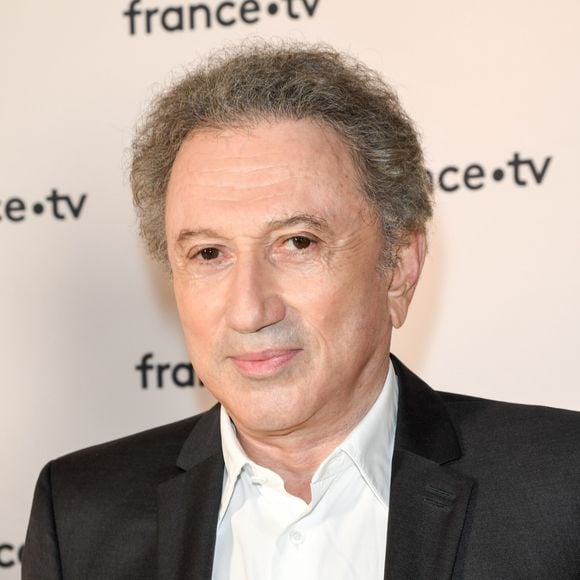 Michel Drucker au photocall de la conférence de presse de France 2 au théâtre Marigny à Paris le 18 juin 2019

© Coadic Guirec / Bestimage