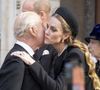 Kate Middleton a déposé un baiser sur la joue du roi. 

La famille royale durant les obsèques de la duchesse de Kent dans la cathédrale de Westminster à Londres le 16 septembre 2025. © GOFF  / BESTIMAGE
