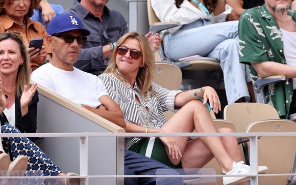 Sarah Poniatowski (Lavoine) avec son compagnon Roschdy Zem et son fils Roman dans les tribunes lors des Internationaux de France de Tennis de Roland Garros 2025. Paris, le 1er Juin 2025. © Dominique Jacovides/Bestimage