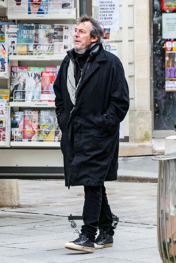 Jean-Luc Reichmann - Arrivées aux obsèques de C.Laborde en l’église Saint-Roch à Paris, le 6 février 2025. Décédée le 28 janvier 2025 à l'âge de 73 ans, l'ancienne présentatrice météo de TF1 (1988 - 2017) était atteinte de la maladie neurodégénérative à corps de Lewy. 
© Jacovides - Moreau / Bestimage