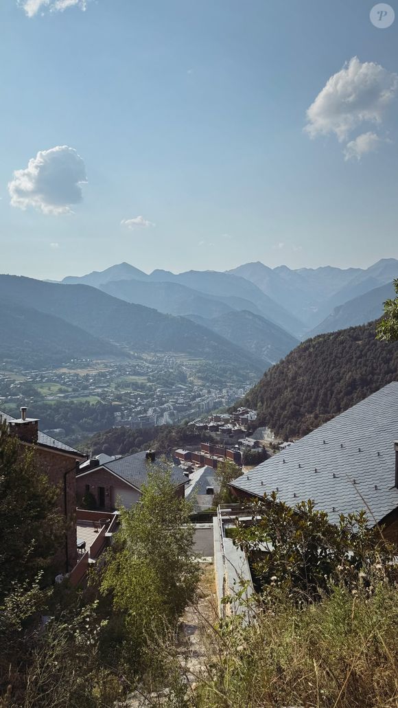 Ils ont une maison en altitude, à 1300m 

Marion Rousse partage une photo d'Andorre, où elle habite
