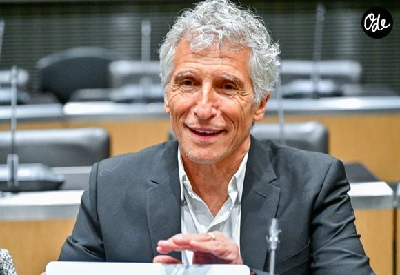 Le présentateur de télévision et producteur audiovisuel Nagui assiste à une audition de la Commission d'enquête parlementaire sur la neutralité, le fonctionnement et le financement du service public de radiodiffusion français à l'Assemblée nationale, à Paris, France, le 1er avril 2026. © Christian Liewig/Bestimage