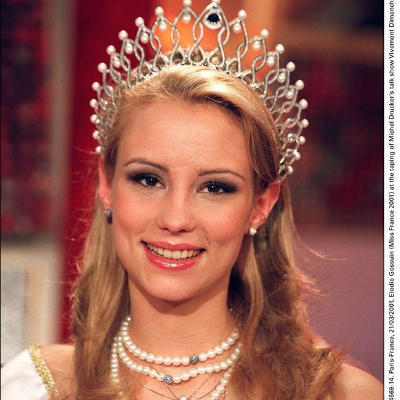 Mais l'ancienne Miss France 2001 nous dévoile aussi ses secrets beauté et bien-être.

Elodie Gossuin (Miss France 2001) à l'enregistrement de l'émission Vivement Dimanche de Michel Drucker. Le 21 mars 2001. © Jean-Jacques Datchary/ABACA