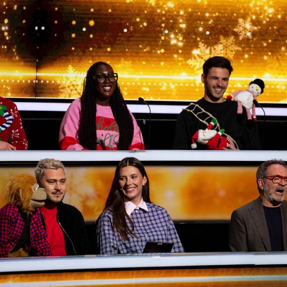 Exclusif - Camille Cerf, Bruno Solo, Jeff Panacloc lors de l'enregistrement de l'émission "100% Logique", présentée par C.Féraud et diffusée le 20 décembre 2025 sur France 2, à Saint Denis, France, le 25 novembre 2025. © Jeremy Melloul/Bestimage