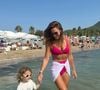 Parallèlement, Vitaa profite de ses vacances dans le Var, où elle se détend en famille avec sa fille Noa et partage des clichés en maillot de bain sur la plage.

Vitaa passe ses vacances en famille, en compagnie de sa petite dernière, Noa, âgée de trois ans. Compte Instagram de Vitaa