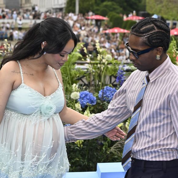 Rihanna, enceinte, et son compagnon A$AP Rocky (ASAP) aux arrivées et au photocall de la première du film Les Schtroumpfs au Mont des Arts à Bruxelles, Belgique, le 28 juin 2025. © Jan De Meuleneir/Photonews/Bestimage