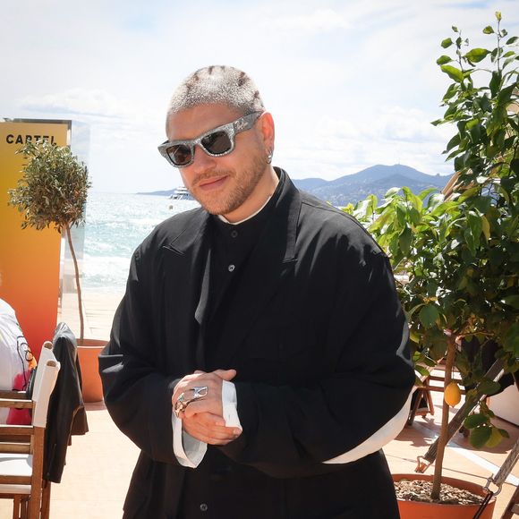 "Je condamne fermement toutes les formes de violences, et en particulier les violences sexistes et sexuelles", a-t-il déclaré.

Mosimann lors de la préparation d’un DreamTrackn lors du 79ème Festival International du Film de Cannes le 15 mai 2026.

© Jack Tribeca / Bestimage
