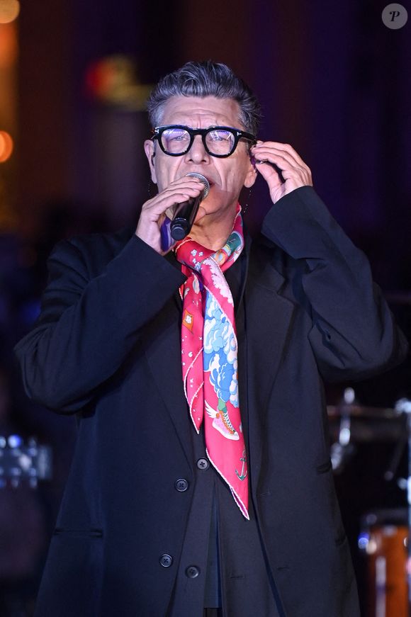 Il a ajouté que ses enfants auront ses "droits d'auteur pendant un certain temps"...

Marc Lavoine, chanteur français se produit lors de l'inauguration des vitrines de Noël et de l'illumination de la façade du BHV rue de Rivoli à Paris le 6 novembre 2024. Photo by Tomas Stevens/ABACAPRESS.COM