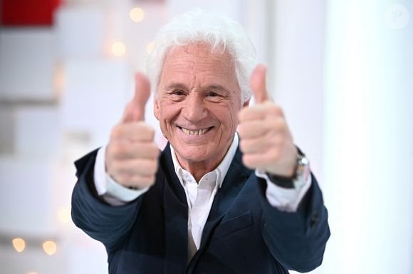 Gérard Lenorman - Enregistrement de l'émission "Vivement Dimanche" présentée par M.Drucker et diffusée le 30 janvier sur France 2. Le 21 janvier 2022 © Guillaume Gaffiot / Bestimage