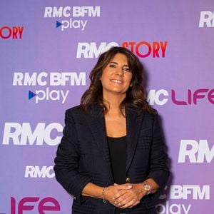 Les deux stars ne voyageaient pas ensemble, mais ont choisi le même hôtel paradisiaque, le Shangri-La’s Le Touessrok Resort & Spa.

Estelle Denis lors de la conférence de presse de rentrée des chaînes du groupe RMC-BFM à Paris, le 17 septembre 2025.
Pierre Perusseau / Bestimage