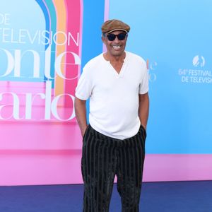 Yannick Noah au photocall de Mort sur terre battue lors du 64ème Festival de Télévision de Monte Carlo au Grimaldi Forum de Monaco, le 16 juin 2025. © Dernis Guignebourg/Bestimage