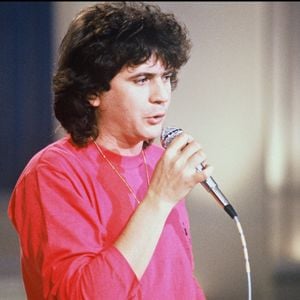 Ce n'est que plus tard, lorsqu'il est devenu musicien, qu'il a compris ô combien les titres de son illustre père étaient importants.

Daniel Balavoine à la télévision
©DANIEL ANGELI / BESTIMAGE