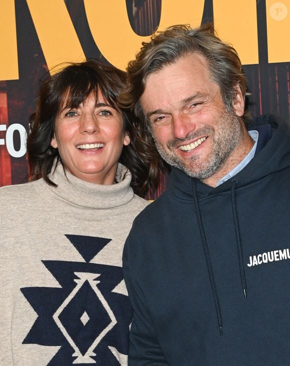 Mais rien ne pourrait gâcher ses doux moments passés avec Marc Thiercelin.

Estelle Denis et son compagnon Marc Thiercelin - Avant-première du film "Mon héroïne" au cinéma UGC Normandie à Paris le 12 décembre 2022. © Coadic Guirec/Bestimage