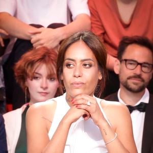 Exclusif - Amel Bent - Plateau de l'émission "C à vous" lors du 78ème Festival International du Film de Cannes le 22 mai 2025. © Jack Tribeca / Bestimage