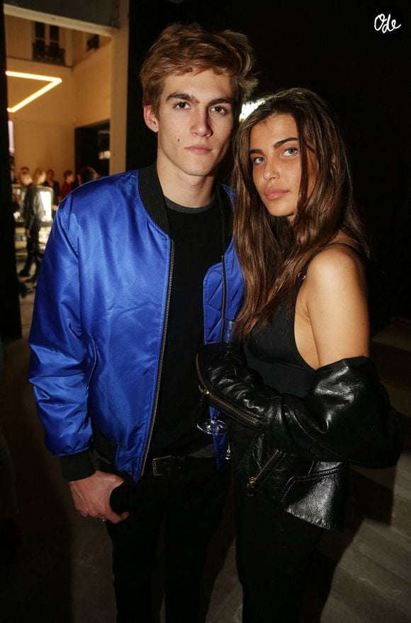 Il aurait passé des heures à soutenir le jeune homme dans son combat contre les addictions, notamment après son arrestation pour conduite en état d’ivresse.

Presley Walker Gerber et sa compagne Shirley lors de la soirée YSL Beauty à Paris, en France, le 17 janvier 2018. Photo : Jérôme Domine/ABACAPRESS.COM