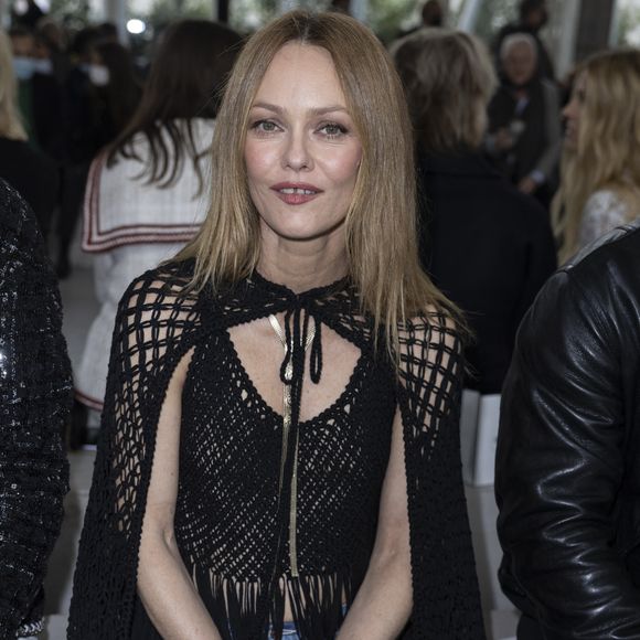 Vanessa Paradis - Défilé de mode "Chanel" en hommage aux métiers d'art au 19M à Aubervilliers. Le 7 décembre 2021
© Olivier Borde / Bestimage