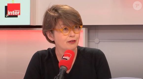 Carine Bécard face à Christophe Castaner sur France Inter (Capture d'écran YouTube - France Inter en 2017).