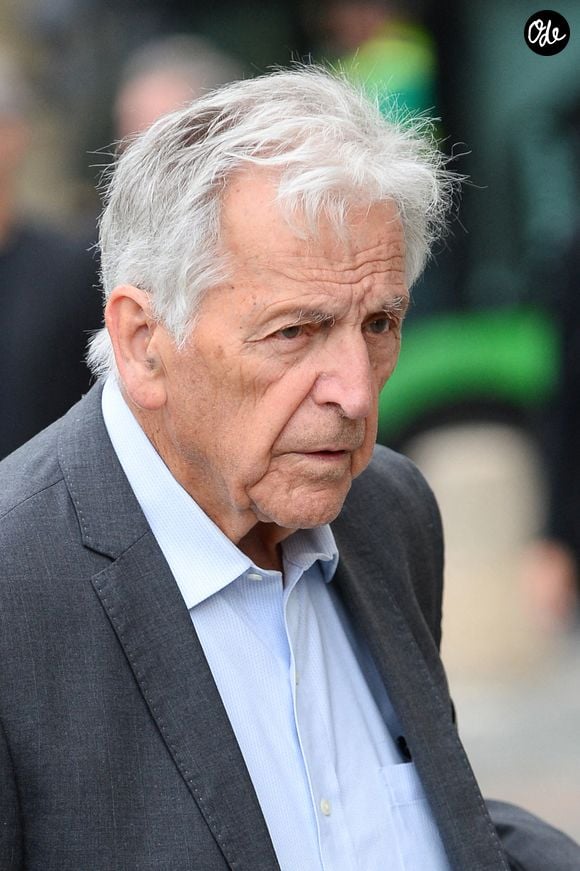 Costa-Gavras - Arrivées aux obsèques de Jean-Paul Rappeneau en l'église Saint-Sulpice à Paris le 10 septembre 2026 ©Agence/Bestimage