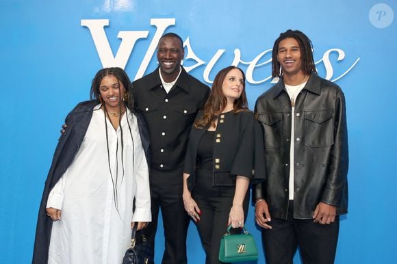 Sabah Sy, Omar Sy, sa femme Hélène Sy et Tidiane Sy - Photocall du Défilé de mode Louis Vuitton Homme, Collection Printemps/Été 2025 dans le cadre de la Fashion Week de Paris, France, le 18 Juin 2024. 

© Bertrand Rindoff / Bestimage