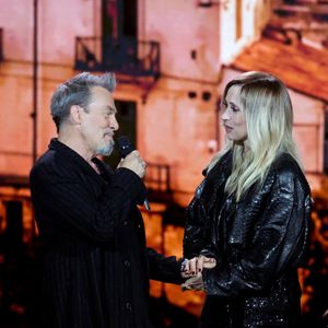 Florent Pagny, Lara Fabian lors surprises lors de l'enregistrement de l'émission "La chanson secrète N°14", présentée par N.Aliagas et diffusée le 26 décembre sur TF1, consacrée à Lara Fabian à Paris le 10 Décembre 2025
Photo : JACOVIDES-MOREAU / BESTIMAGE
