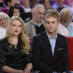 Pierre Sled, Valentine Sled, Nicolas Sled - Enregistrement de l'émission "Vivement Dimanche" à Paris le 1er Avril 2015. L'émission sera diffusée le 05 Avril 2015. Invité principal Sophie Davant.