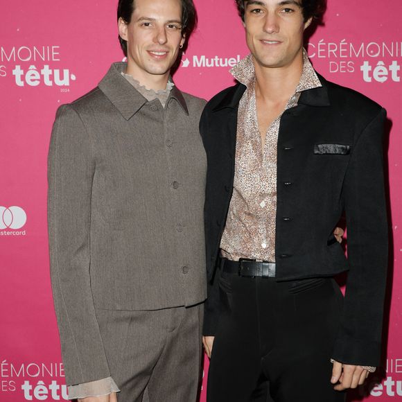 Exclusif - Germain Louvet et son compagnon Pablo Pillaud-Vivien - Photocall de la cérémonie des Prix Tetu 2024 au Trianon à Paris le 3 décembre 2024. Le premier show consacré aux personnalités, talents et artistes influent.e.s qui font avancer notre société vers l’acceptation de chacun.e. © Jack Tribeca - Coadic Guirec / Bestimage