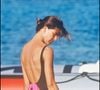 Charlotte s'est vite retrouvée orpheline de père...

Caroline de Monaco et sa fille Charlotte Casiraghi à la plage à Porto Cervo, en Italie, le 13 juillet 1988.
Crédit : Bestimage