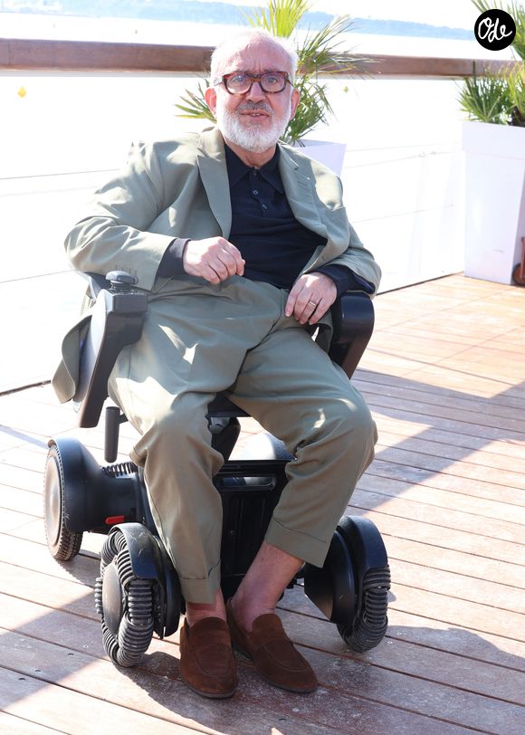 Dominique Farrugia, le producteur de la série - Photocall de la série "Rien ne t'efface" sur la plage du Majestic lors du 8ème festival CanneSeries à Cannes, le 28 avril 2025.
© Denis Guigenbourg / Bestimage