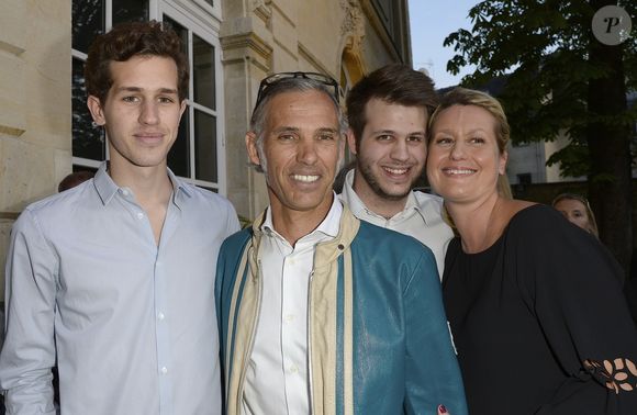 Luana Belmondo et Paul Belmondo et leurs fils Paul Belmondo et ses fils Alessandro et Victor - Soirée du cinquième anniversaire du musée Paul Belmondo à Boulogne-Billancourt le 13 avril 2015.