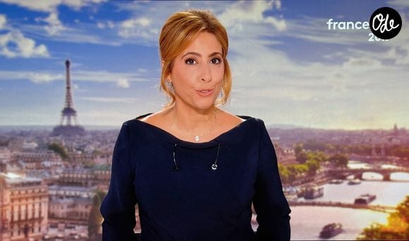 Captures d'écran - Léa Salamé présente son premier journal de 20 heures sur France 2 le 1er septembre 2025. © Alain Guizard / Bestimage