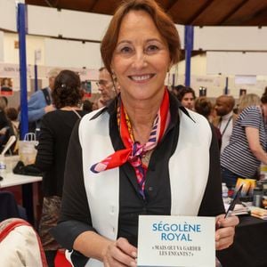Ségolène Royal y présentait son nouveau livre "Mais qui va garder les enfants ?"

Ségolène Royal à la Hall Georges Brassens de Brive-la-Gaillarde pour la 43 ème Foire du Livre de Brive, le 8 novembre 2025. © Jean-Marc Lhomer/Bestimage