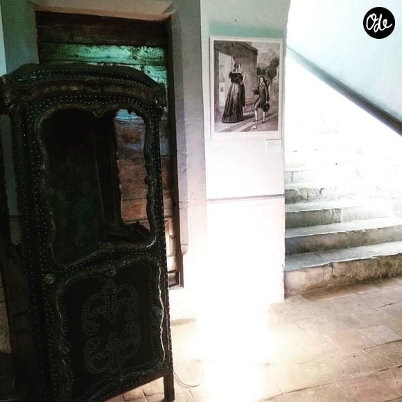 Un nouvel espace consacré à Rousseau, mêlant textes, peintures et sculptures, doit par ailleurs voir le jour en 2027.

Les Charmettes, maison de l'écrivain à succès Jean-Jacques Rousseau à Chambéry.