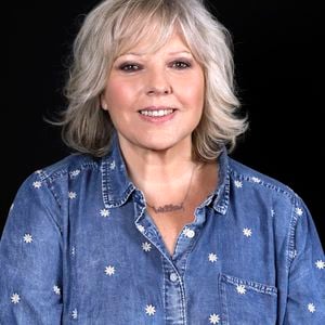 Auprès de Jordan De Luxe, la star s'est d'ailleurs souvenue d'une terrible mésaventure survenue dans un supermarché de la région.

Exclusif - Portrait de Laurence Boccolini à Paris, le 10 octobre 2025.
© Cédric Perrin/Bestimage