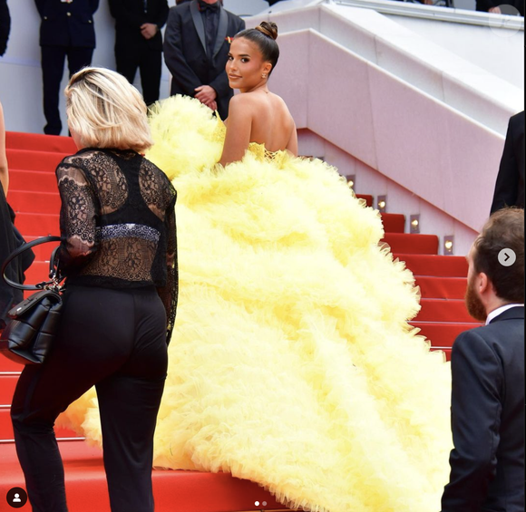 Placée à la nurserie, elle a été séparée des autres détenues. Elle a décrit une cellule "bien plus luxueuse", avec douche, cuisine et micro-ondes.

Poupette Kenza au Festival de Cannes 2023.