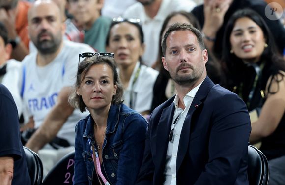 Thomas Pesquet et sa compagne Anne Mottet - Les célébrités en tribunes pendant l'épreuve de basketball de Demi-Finale opposant la France à l'Allemagne lors des Jeux Olympiques de Paris 2024 (JO) à l'Arena Bercy, à Paris, France, le 8 août 2024. © Jacovides-Perusseau/Bestimage