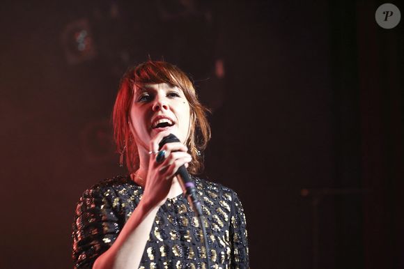 La chanteuse française de Nouvelle Chanson ZAZ (Isabelle Geffroy) chante pendant son concert à Heimathafen à Berlin, Allemagne, 6 mai 2013. Photo : Lutz Mueller-Bohlen/DPA/ABACAPRESS.COM