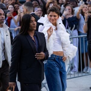 Elle s'est rendue au défile accompagnée de son styliste Law Roach, avec qui elle travaille depuis de nombreuses années.
Zendaya et Law Roach au défilé Louis Vuitton "Collection Femme Prêt-à-Porter Printemps/Eté 2026" lors de la Fashion Week de Paris, le 6 octobre 2026
© Florian Lavielle / Bestimage